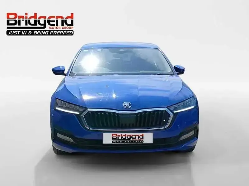 Used Skoda Octavia SE Technology 110 HP (80 kW) 2021 Blue Hatchback