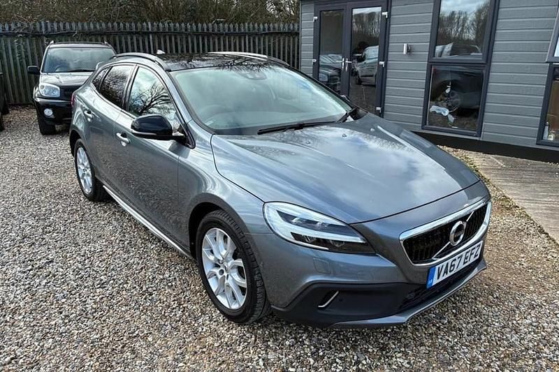 Usado Volvo V40 CC Pro 152 HP (111 kW) 2018 Carrinha