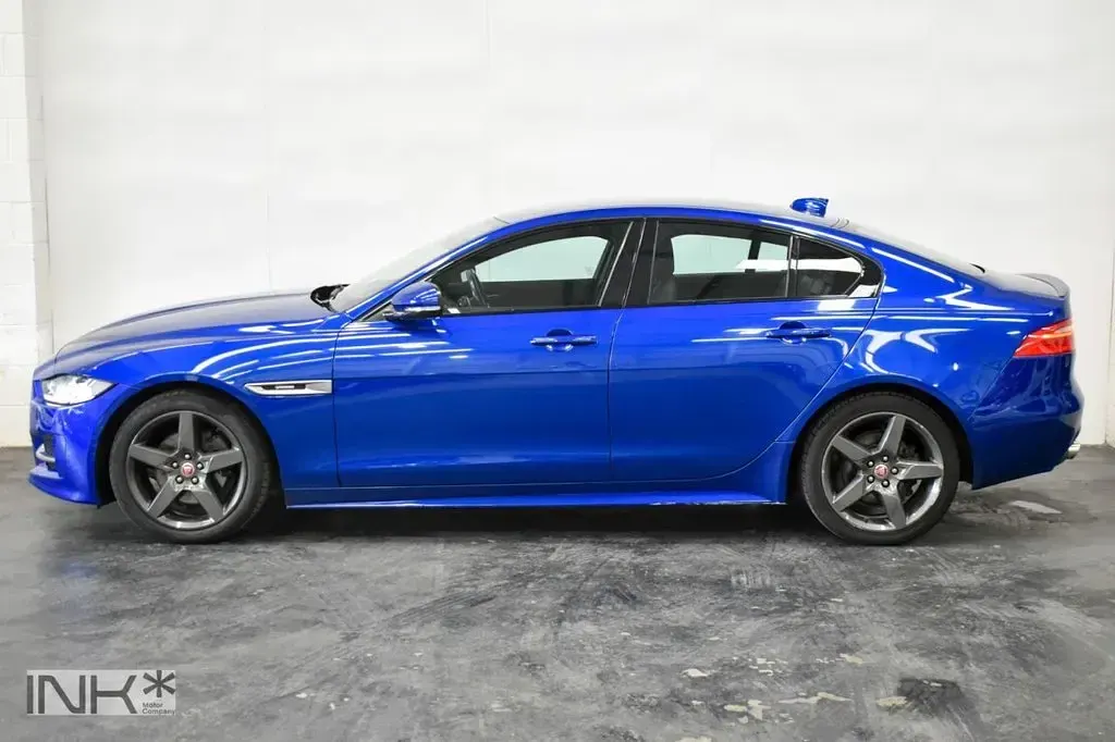 Used Jaguar XE R-Sport 180 HP (132 kW) 2018 Blue Sedan