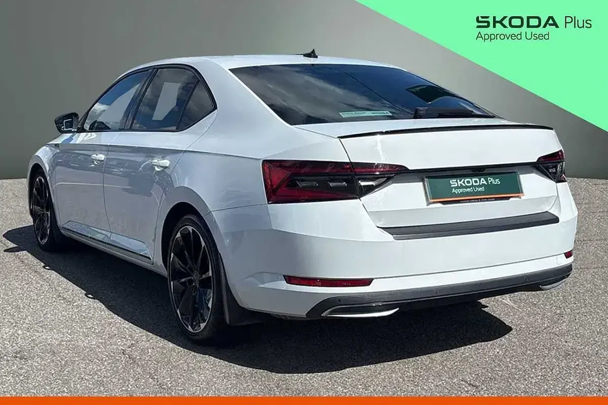 Used Skoda Superb SportlinePlus 140 HP (102 kW) 2020 Moon white metallic Hatchback