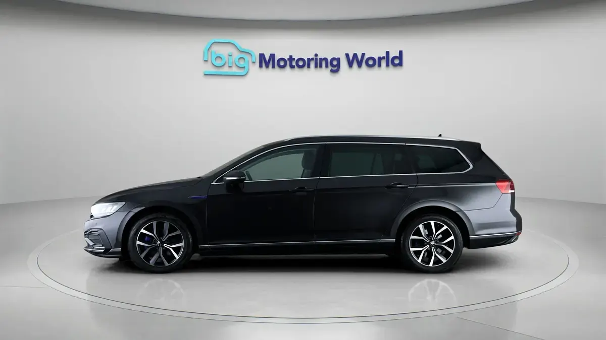 Used VW Passat GTE 215 HP (158 kW) 2023 Grey Estate