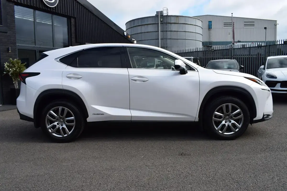Used Lexus NX300h Luxury Line 2017 White SUV