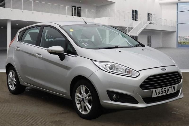 Usado Ford Fiesta Zetec 82 HP (60 kW) 2016