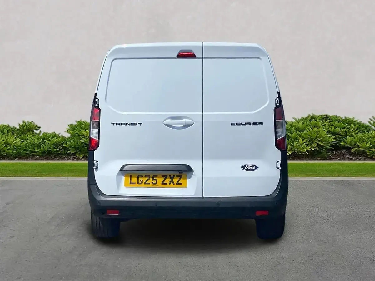 Used Ford Transit Courier Limited 125 HP (91 kW) 2025 White Van