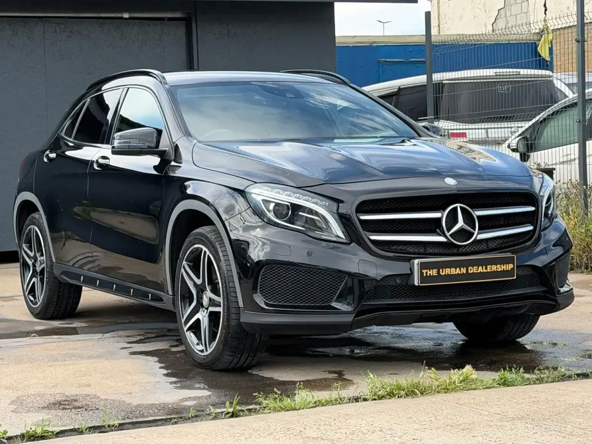 Used Mercedes GLA220 AMG line 2015 Black SUV