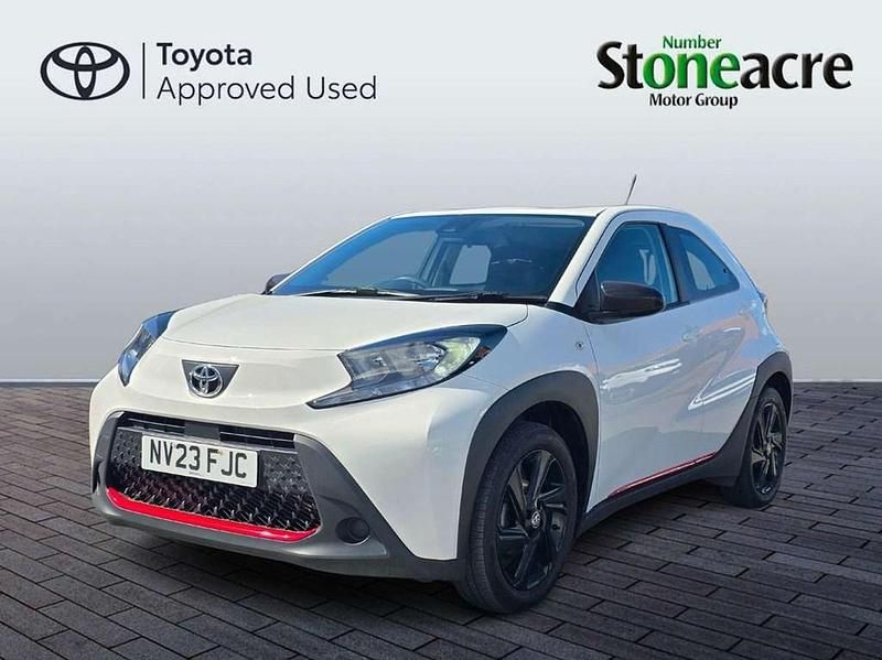Used Toyota Aygo X PURE 72 HP (52 kW) 2023 White SUV