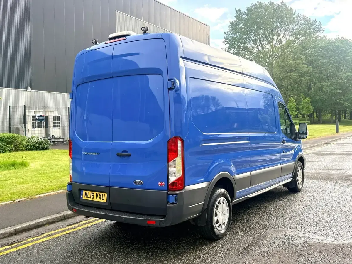 Second-hand Ford Transit 170 CP (125 kW) 2019 Albastru Van