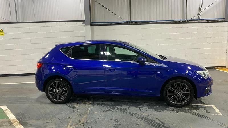 Used Seat Leon XCELLENCE Lux 150 HP (110 kW) 2020 Blue Hatchback