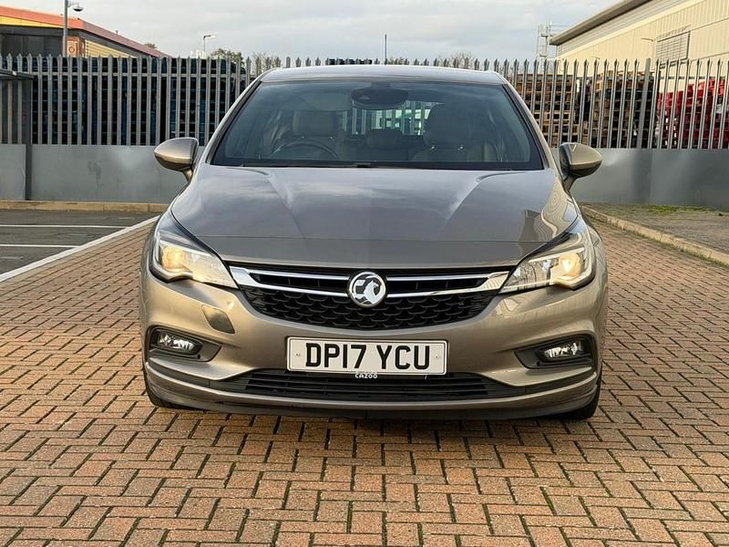 Used Vauxhall Astra SRi 150 HP (110 kW) 2017 Grey Hatchback