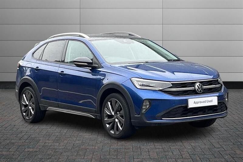 Reef blue with flat black roof Used 2022 VW Taigo Style SUV | £16,790 (Fair price) - Image 1/4