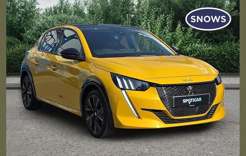 Used Peugeot 208 GT 102 HP (75 kW) 2023 Yellow Hatchback