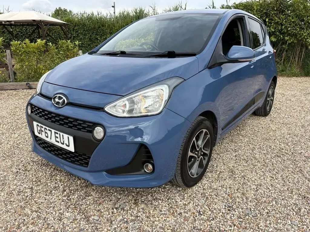 Used Hyundai i10 Premium 66 HP (48 kW) 2017 Blue Hatchback