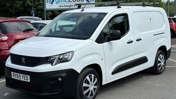 White Used 2019 Peugeot Partner MPV | £8,634 (Fair price) - Image 1/1