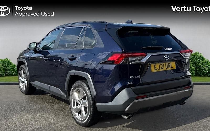 Usado Toyota RAV4 Design 218 HP (160 kW) 2025 SUV