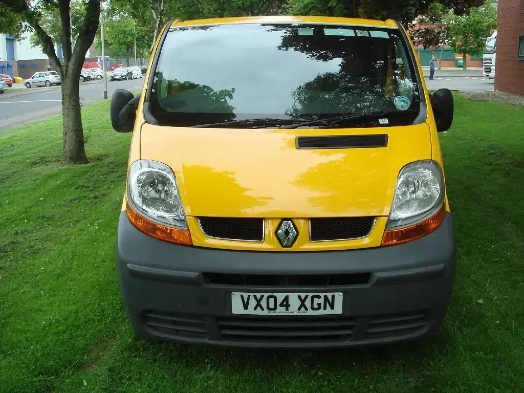 Used Renault Trafic 2004 Yellow MPV