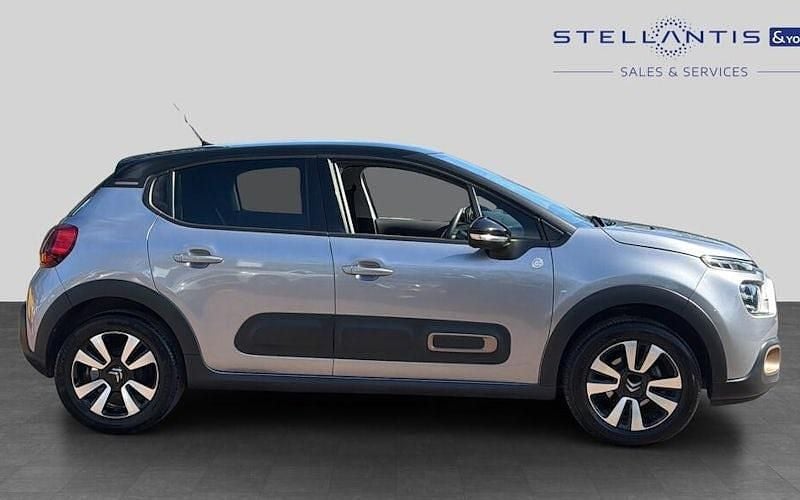 Used Citroën C3 PureTech 83 HP (61 kW) 2022 Red Hatchback