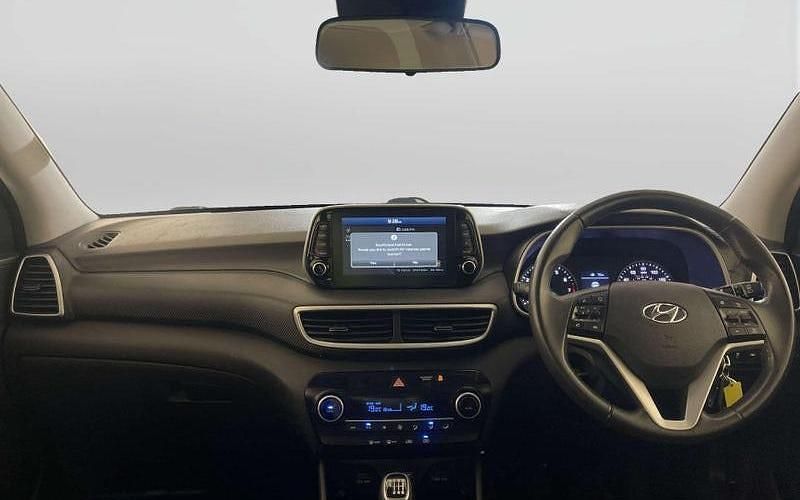 Used Hyundai Tucson SE 132 HP (97 kW) 2020 White SUV