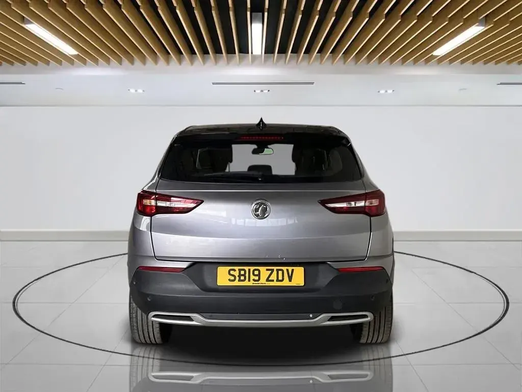 Used Vauxhall Grandland X Sport 130 HP (95 kW) 2019 Grey SUV