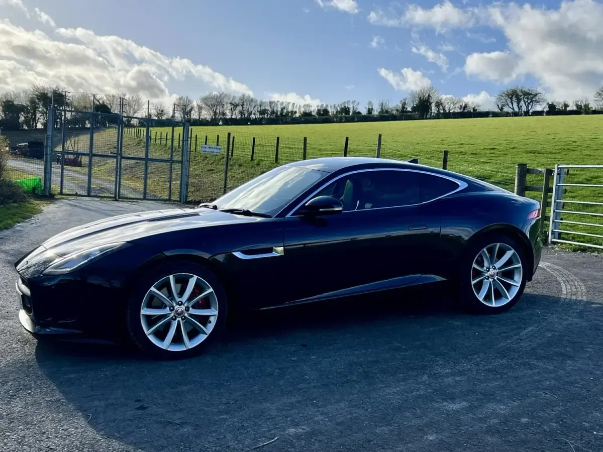 Używany Jaguar F-Type Supercharged 340 KM (250 kW) 2017 Czarny Coupe