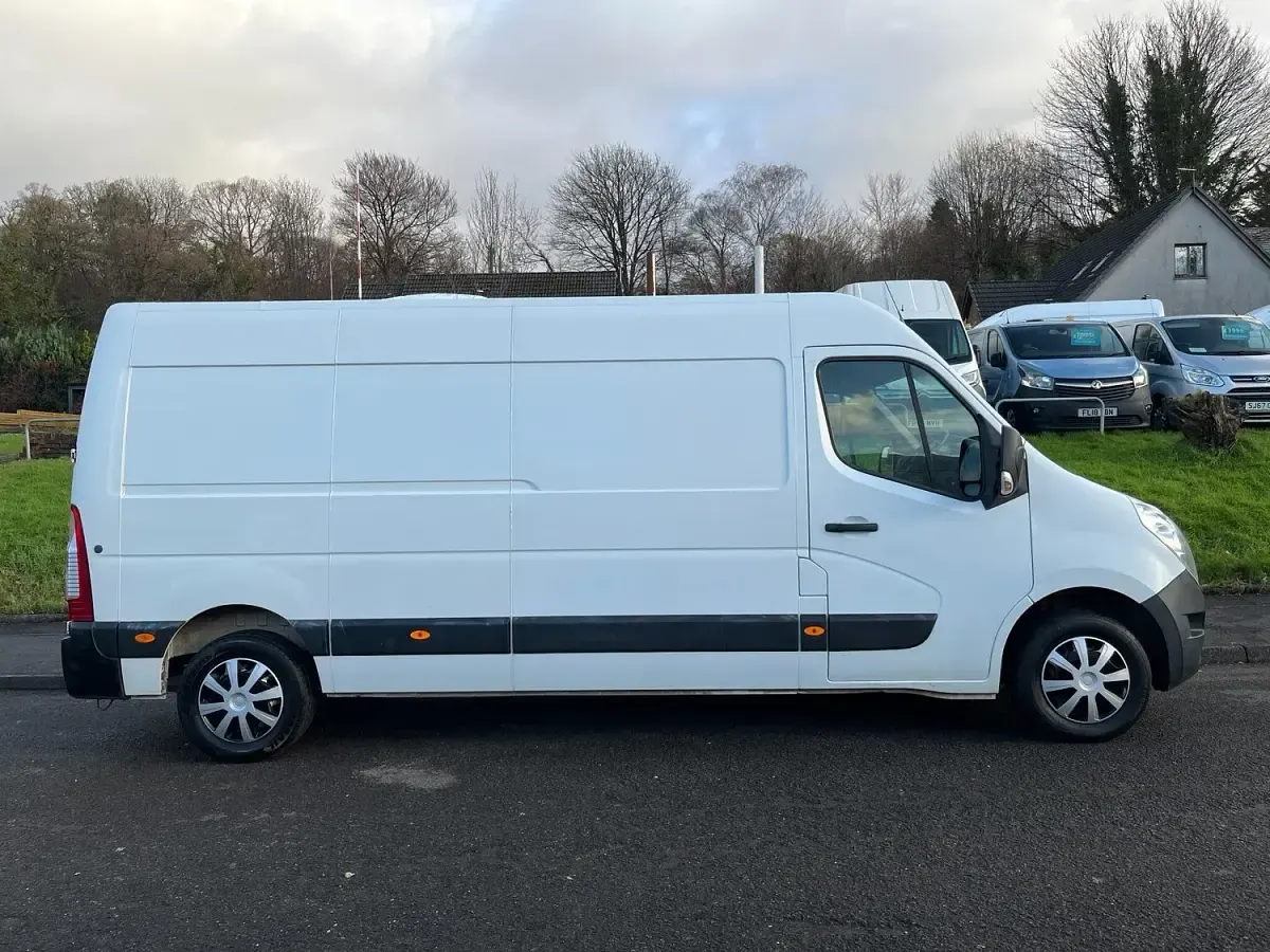 Used Renault Master Business 125 HP (91 kW) 2015 White Van