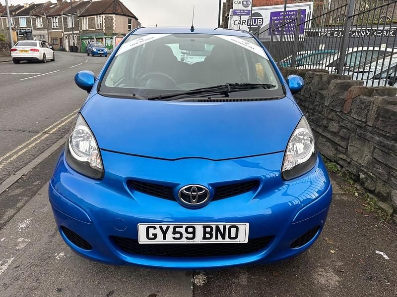 Used Toyota Aygo 67 HP (49 kW) 2009 Blue Hatchback