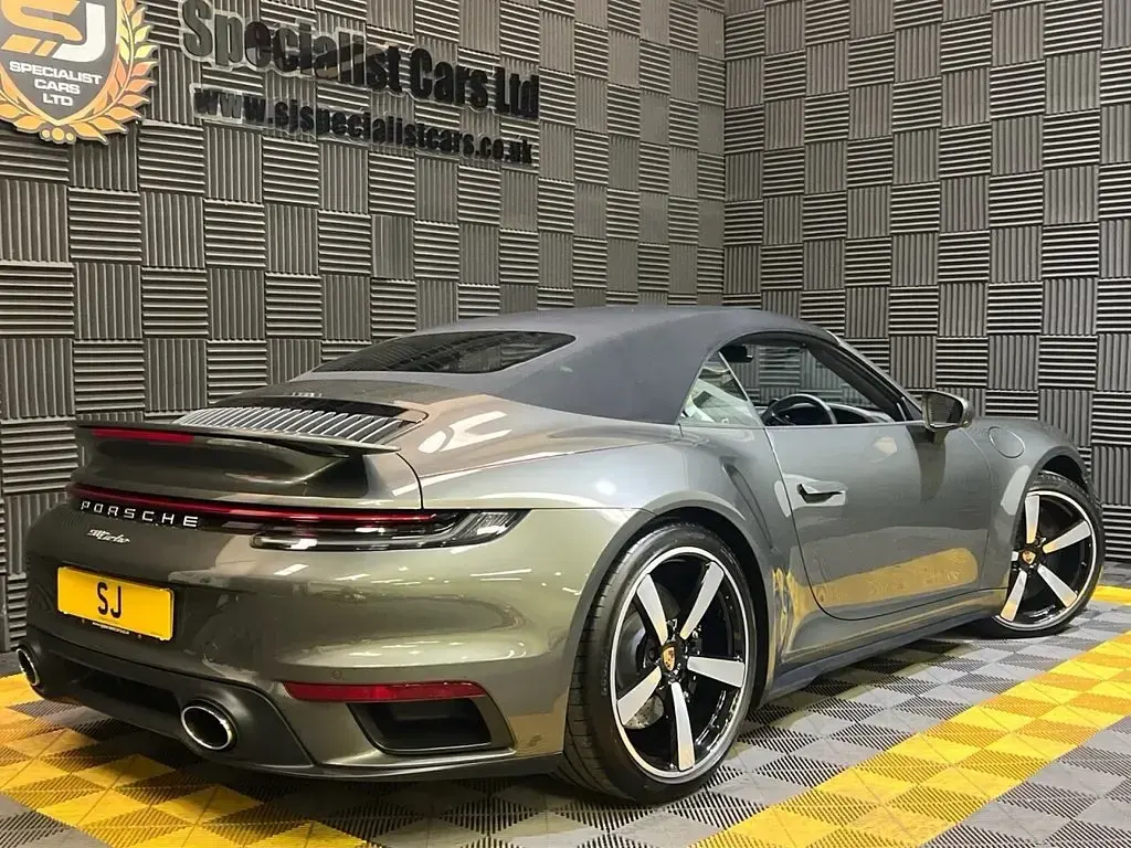Used Porsche 992 580 HP (426 kW) 2024 Green Cabriolet