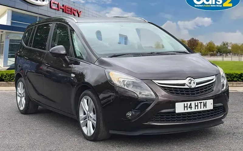 Used Vauxhall Zafira Tourer SRi 140 HP (102 kW) 2015 MPV