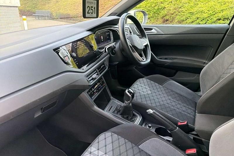 Used VW Taigo R-line 110 HP (80 kW) 2022 Grey SUV