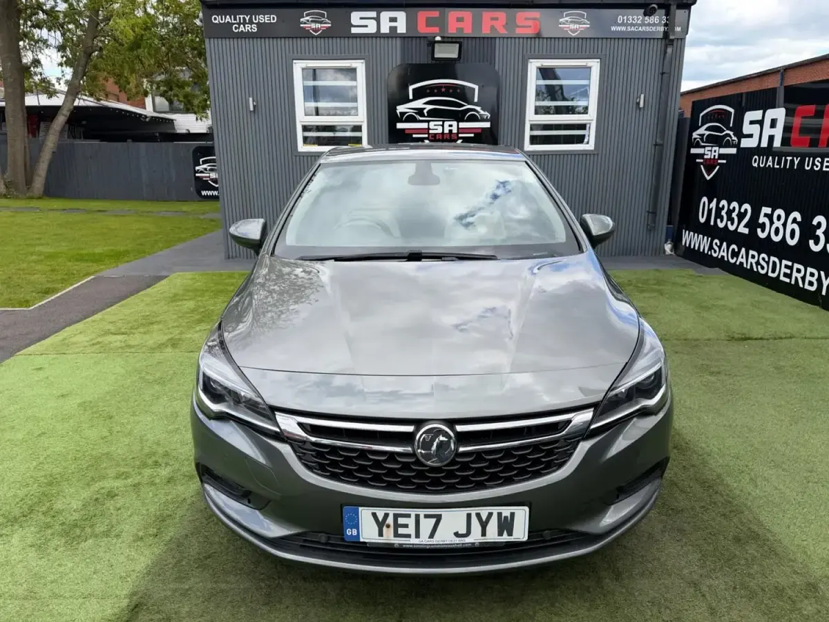 Gebraucht Vauxhall Astra Elite 150 PS (110 kW) 2017 Grau Kleinwagen