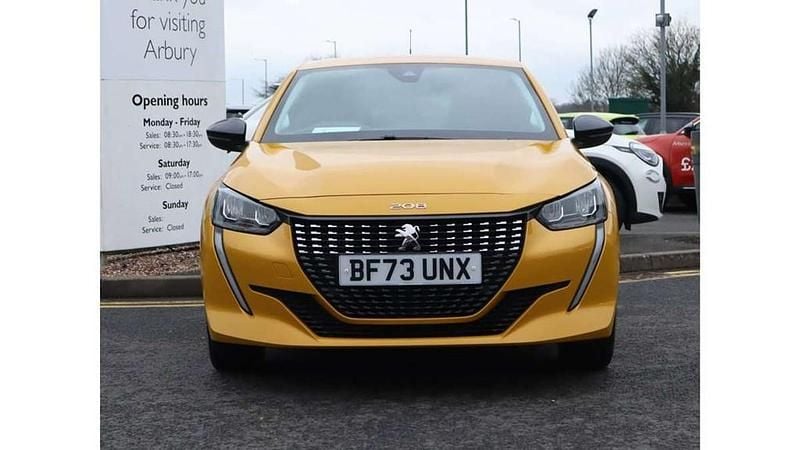 Used Peugeot 208 Active+ 101 HP (74 kW) 2023 Yellow Hatchback