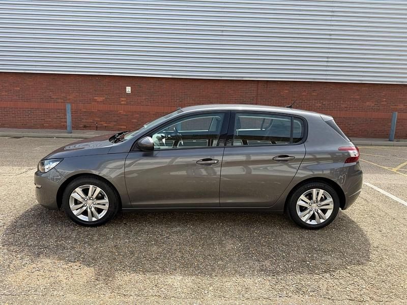 Second-hand Peugeot 308 Active 110 CP (80 kW) 2016 Gri Hatchback