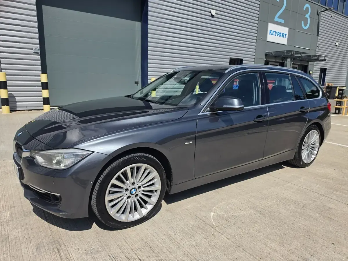 Used BMW 330 Luxury Line 2013 Estate