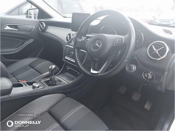 Used Mercedes GLA180 Urban 122 HP (89 kW) 2019 White SUV