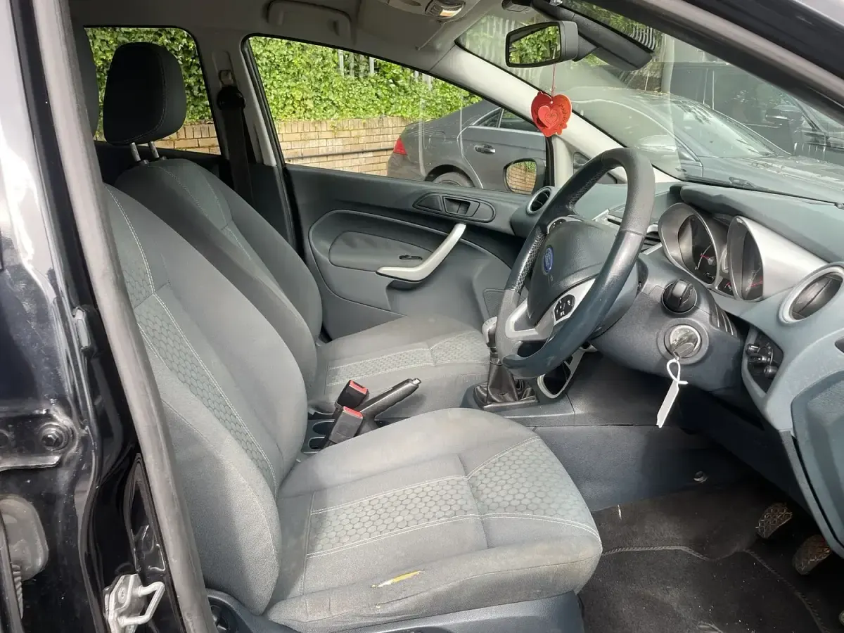 Used Ford Fiesta Titanium 96 HP (70 kW) 2010 Black Hatchback