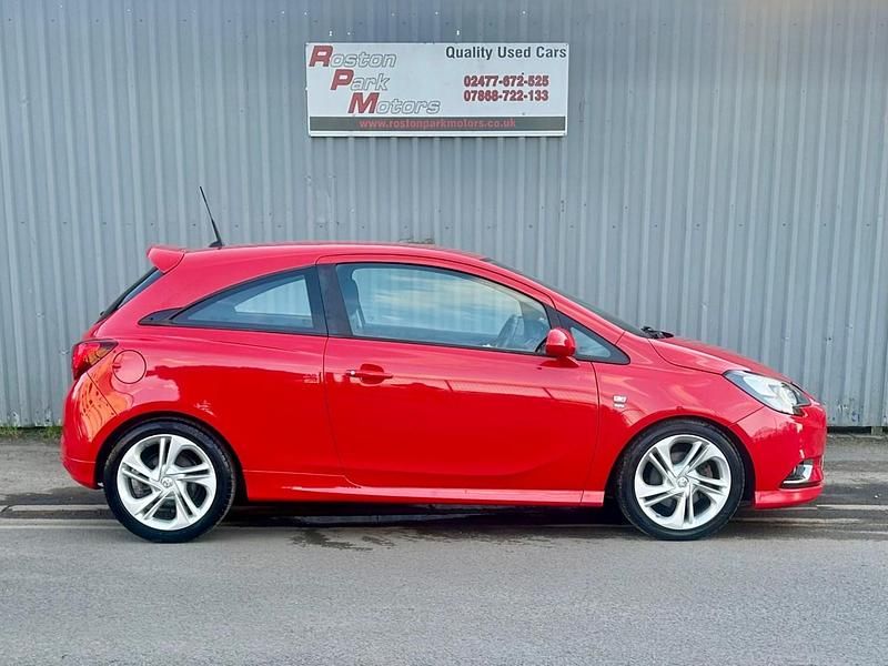 Used Vauxhall Corsa SRi 100 HP (73 kW) 2015 Red Hatchback