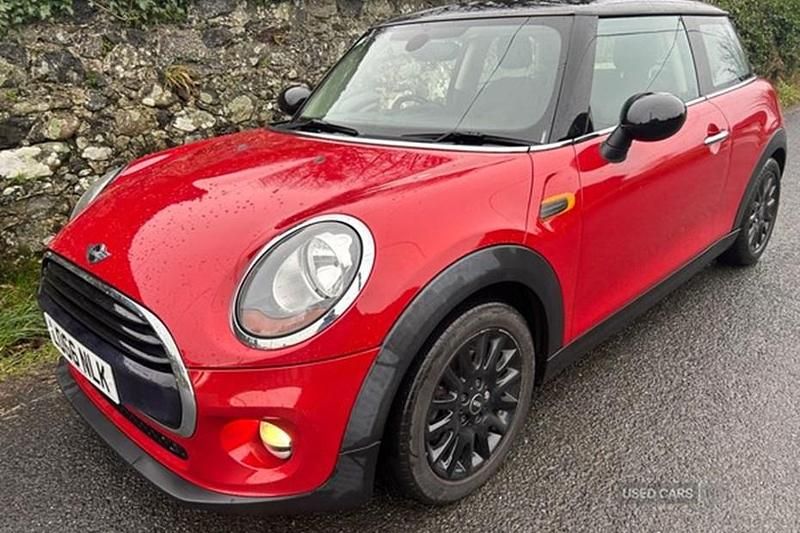 Red Used 2016 Mini Cooper D Hatch Hatchback | £6,750 (Fair price) - Image 1/1
