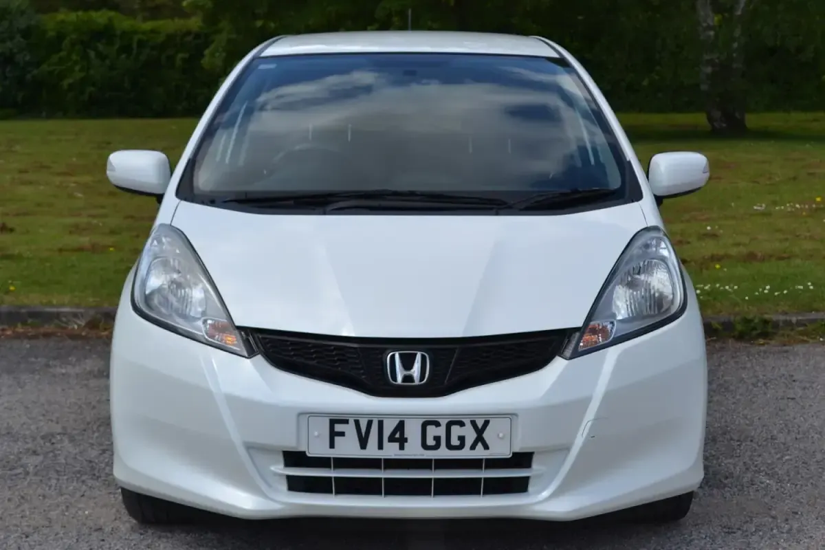 Używany Honda Jazz ES 99 KM (72 kW) 2014 Biały Hatchback