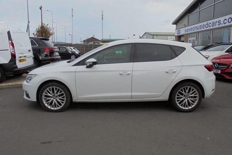 White Used 2019 Seat Leon SE Dynamic Hatchback | £9,494 (Good price) - Image 1/1