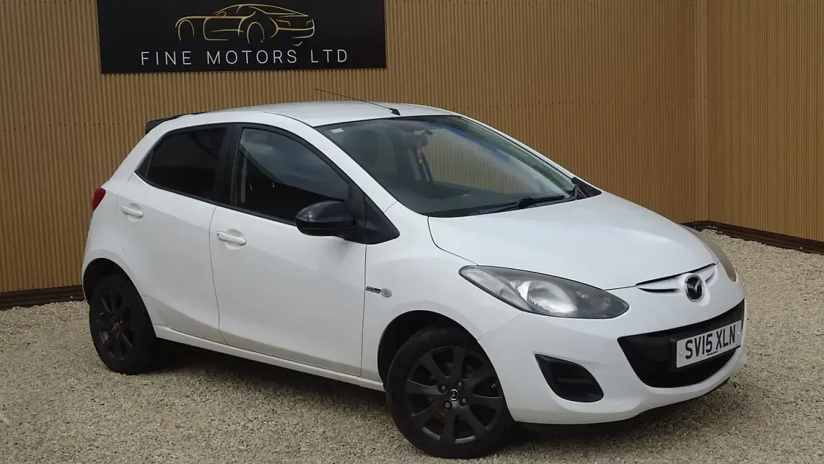 Used Mazda 2 Edition 2015 White Hatchback