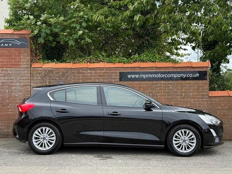 Used Ford Focus Titanium 150 HP (110 kW) 2018 Black Hatchback