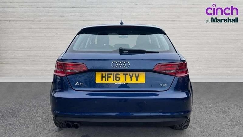 Używany Audi A3 150 KM (110 kW) 2016 Niebieski Hatchback