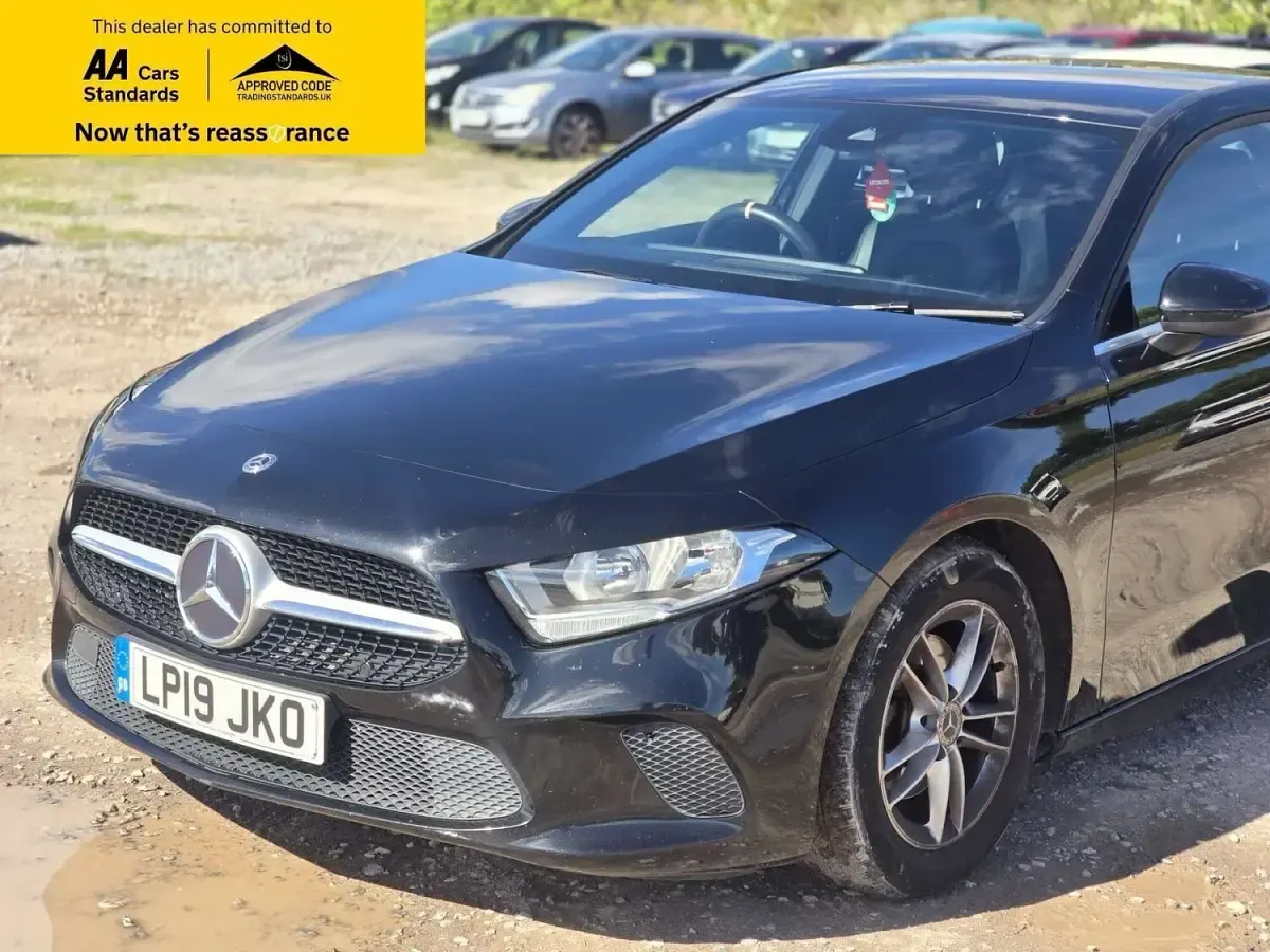 Used Mercedes A180 SE 116 HP (85 kW) 2019 Black Hatchback