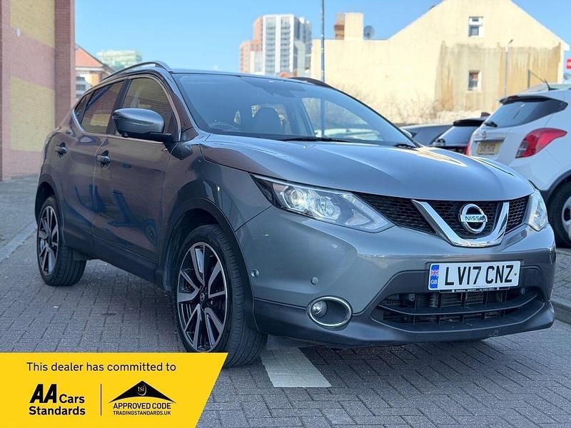 Used Nissan Qashqai Tekna 115 HP (84 kW) 2017 Grey SUV