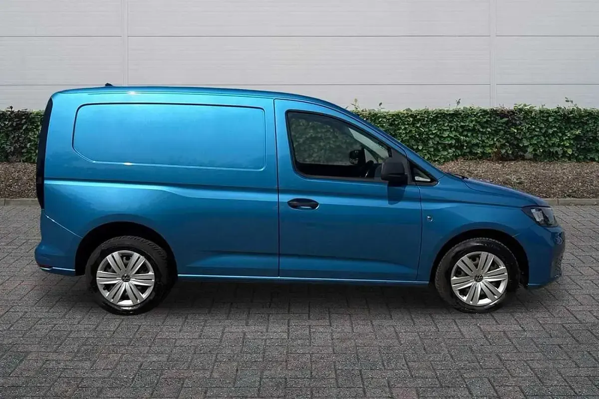 Used VW Caddy 114 HP (83 kW) 2021 Blue MPV