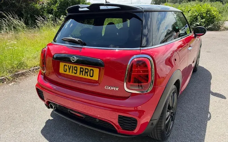 Used Mini Cooper Hatch 136 HP (100 kW) 2019 Red Hatchback