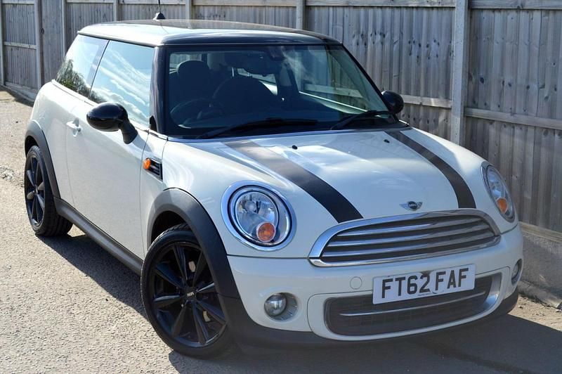 Used Mini Cooper Hatch 2012 White Hatchback