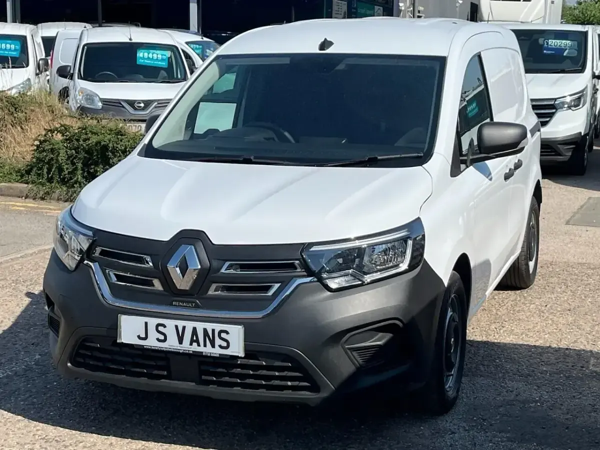 Used Renault Kangoo 89 kW (122 HP) 2024 White MPV
