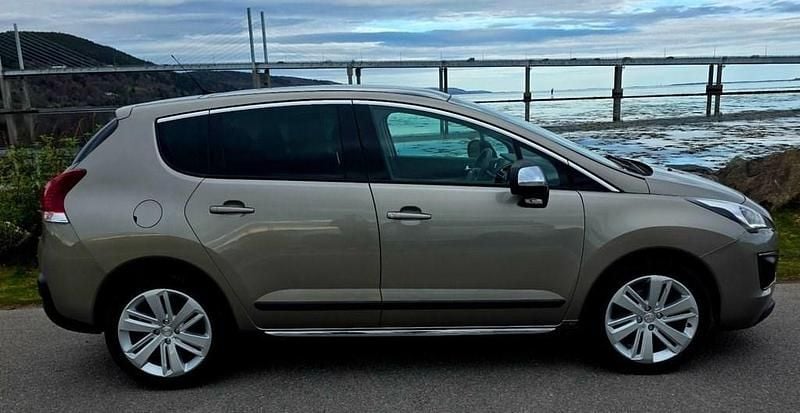 Used Peugeot 3008 Allure 120 HP (88 kW) 2017 Grey SUV