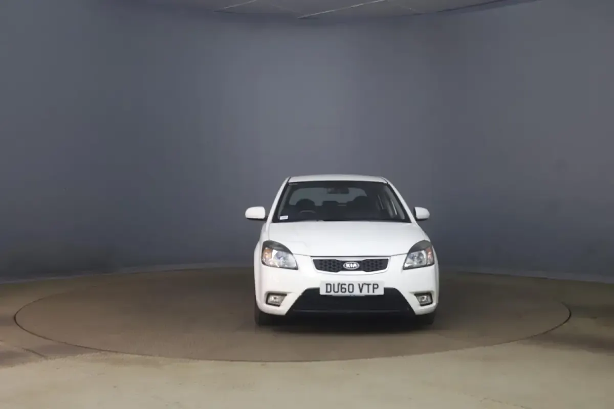 Used Kia Rio 2010 White Hatchback