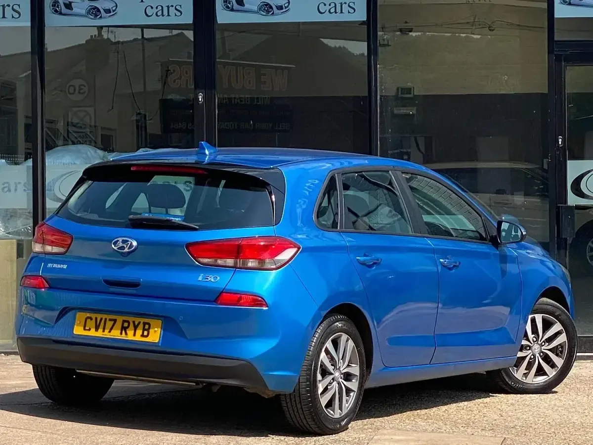 Used Hyundai i30 SE 120 HP (88 kW) 2017 Blue Hatchback